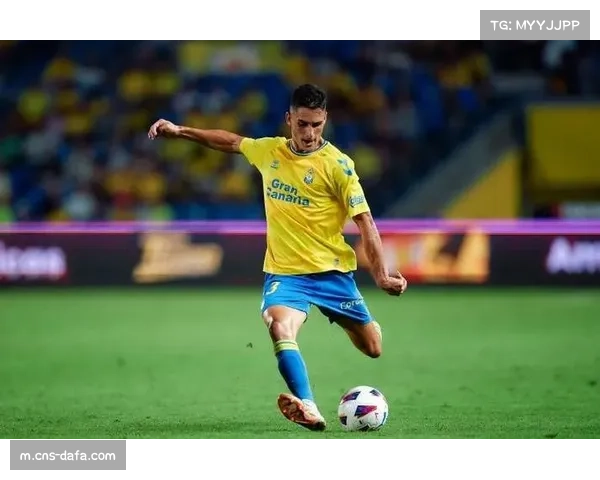 卡多纳七次助攻 比利亚雷亚尔左后卫创纪录